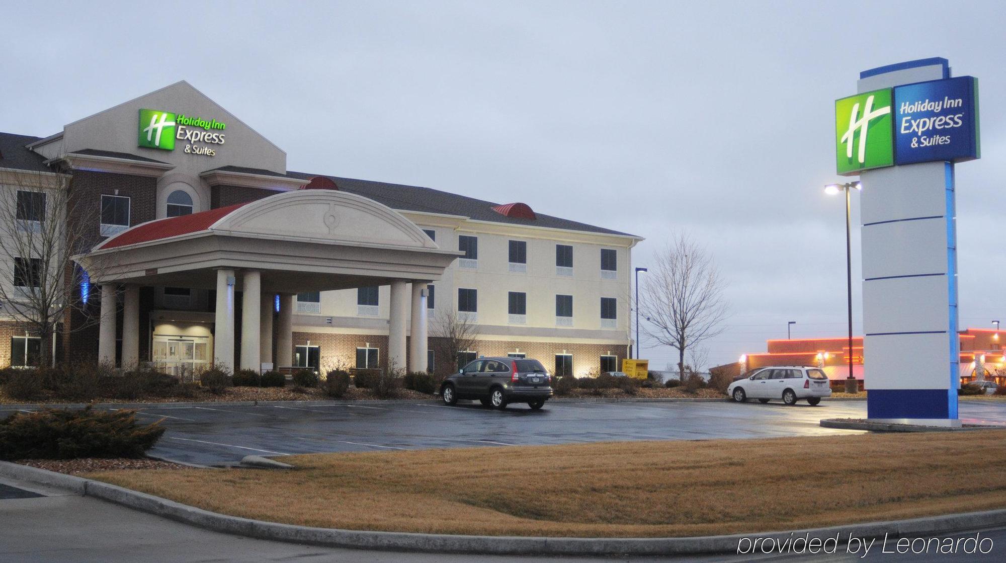Holiday Inn Express Hotel & Suites Sedalia, An Ihg Hotel Exterior foto